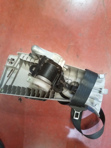 Cinturon delantero derecho suzuki alto '10