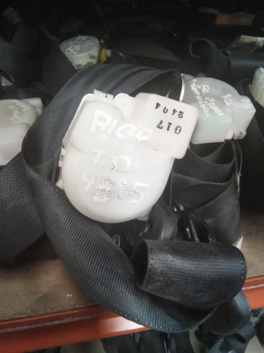 Cinturon trasero derecho toyota aygo '07