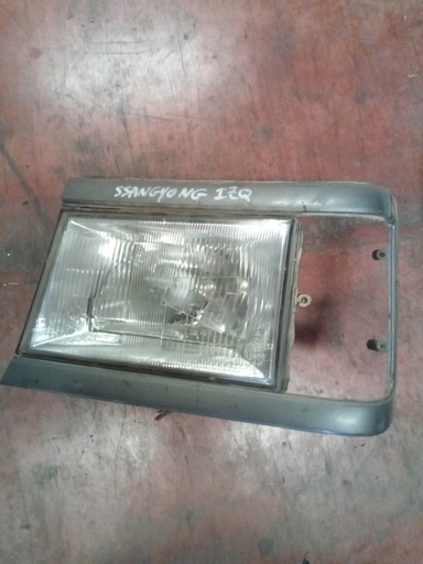Faro izquierdo Ssangyong family '92