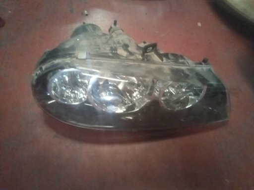 Faro derecho alfa romeo 156 '04