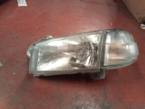 Faro izquierdo mazda demio '00