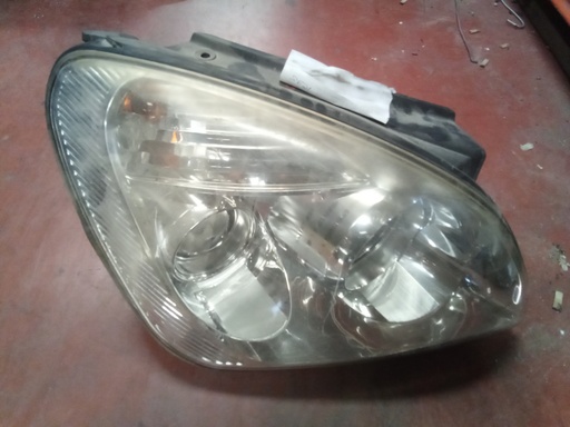 Faro derecho Kia carens '08