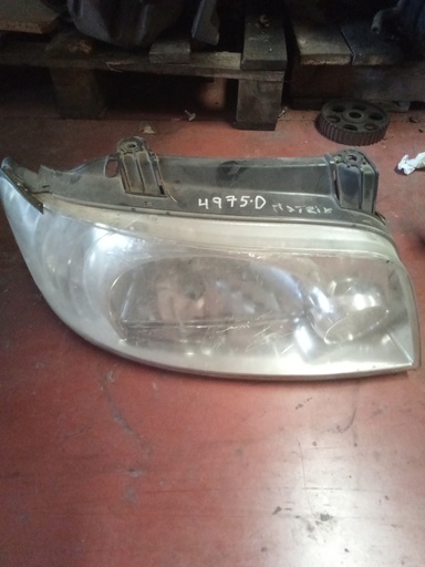 Faro derecho Hyundai matrix '05