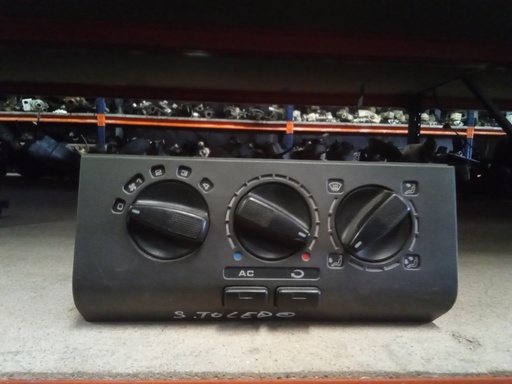 [1L0820045] Mando aire acondicionado seat toledo '95
