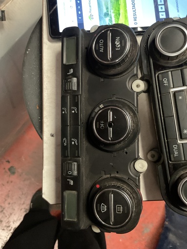 Mando aire acondicionado volkswagen golf V‘07