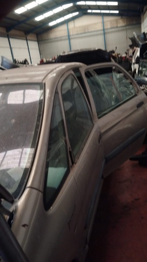 [D/RHZ] 0145 CITROEN C5 2.0 HDI 2002