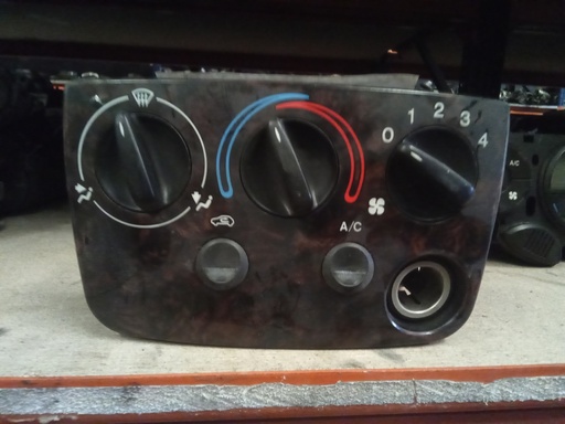 Mando aire acondicionado Ford fiesta '99