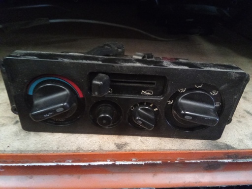 Mando aire acondicionado Opel monterey '00