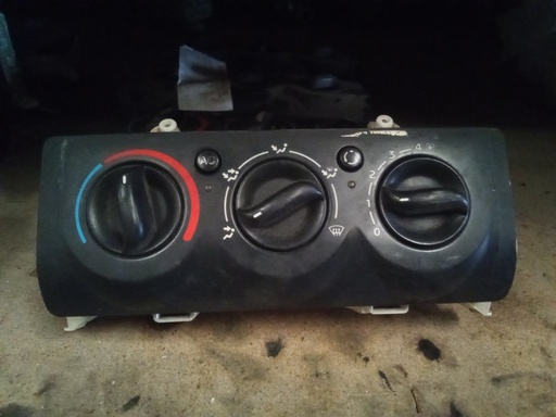 Mando aire acondicionado Renault Clio '01