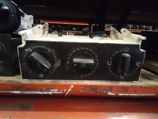 Mando aire acondicionado Peugeot partner '01