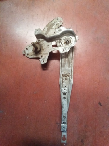 Elevalunas trasero derecho manual honda Civic '99