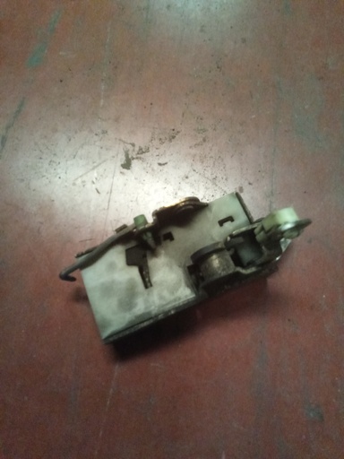 Cerradura delantera izquierda Ford transit '94