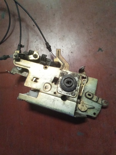 Cerradura puerta trasera derecha Ford transit '05