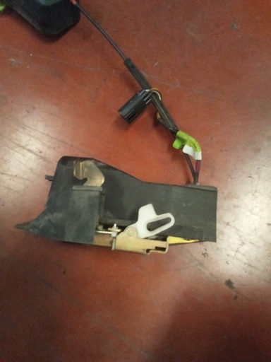 Cerradura delantera derecha Ford escort '97