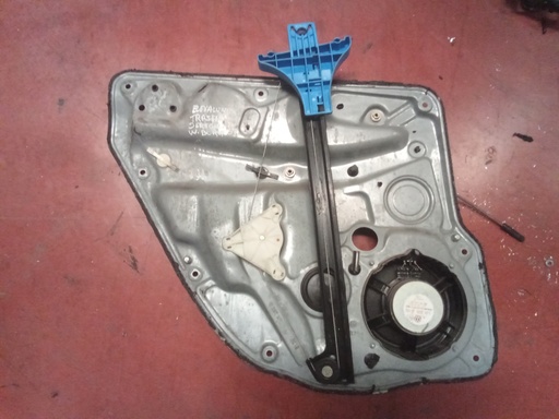 Elevalunas trasero derecho Volkswagen Bora '01