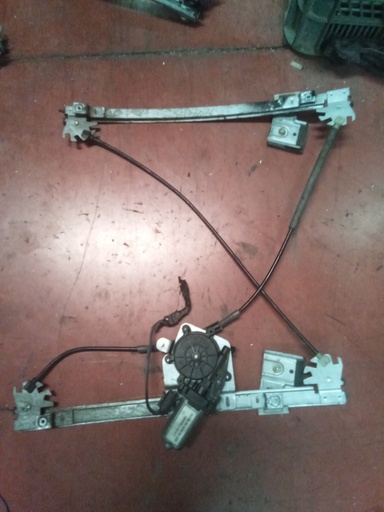 Elevalunas delantero izquierdo seat Ibiza '00