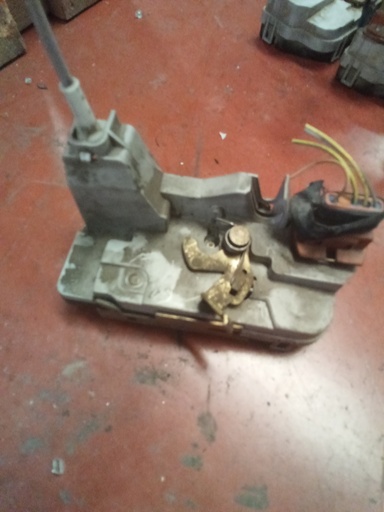 Cerradura trasera izquierda Peugeot 307 '03