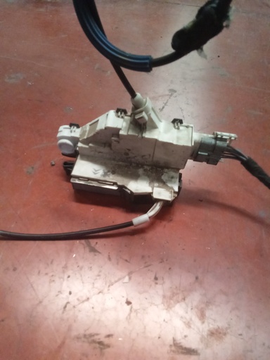 Cerradura trasera derecha Peugeot 407 '06