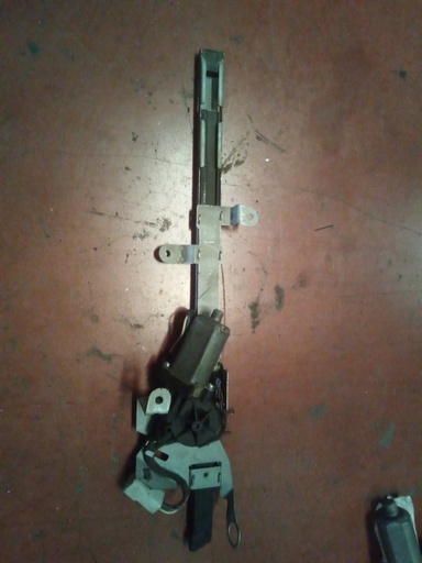 [2038600282] Guia cinturon seguridad delantero 2p derecho Mercedes clk w209 '02