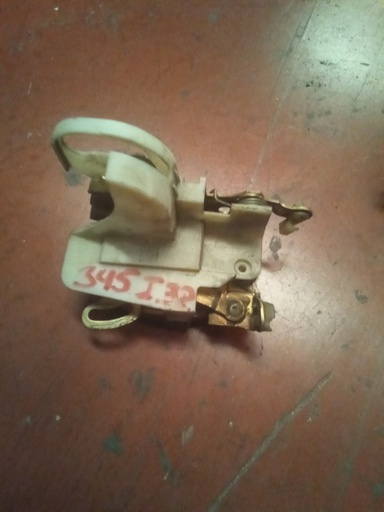 Cerradura delantera izquierda 3p Opel corsa b '95