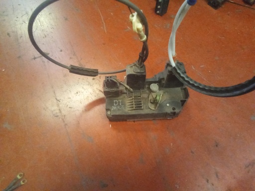 Cerradura trasera derecha Opel Zafira a '01