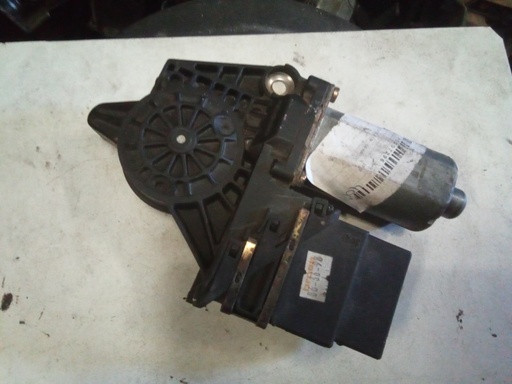 Motor elevalunas trasero derecho skoda Octavia '99
