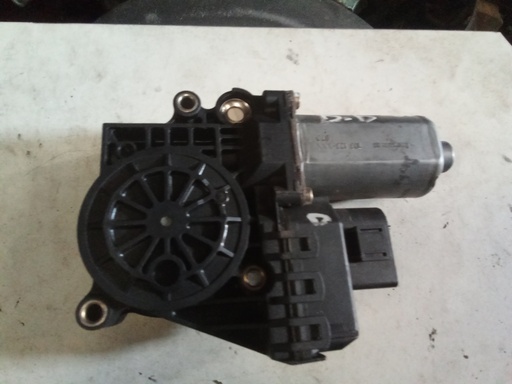 Motor elevalunas delantero derecho audi a6 '01