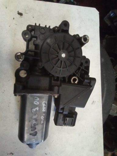 Motor elevalunas delantero izquierdo audi a3 '99