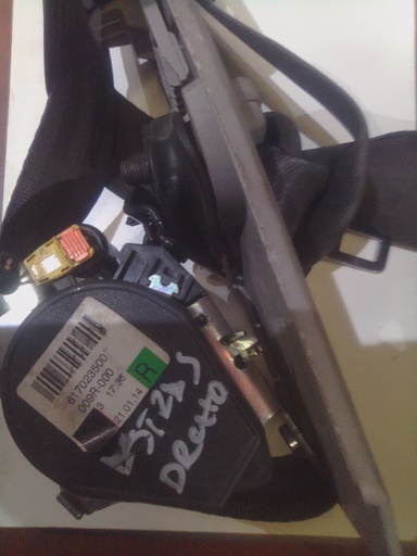 Cinturon delantero derecho opel astra j '12