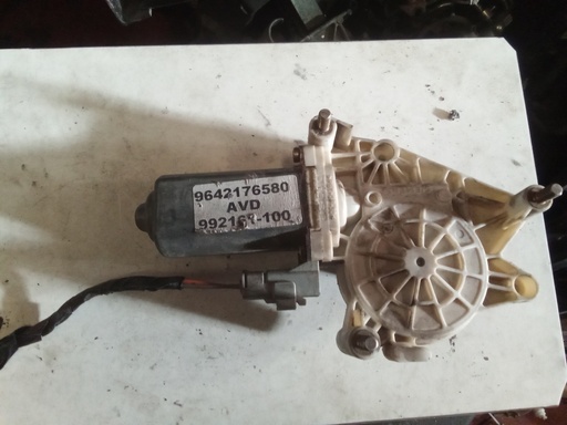 [9642176580] Motor elevalunas delantero derecho Peugeot 406 '01