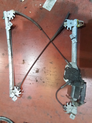 Elevalunas delantero izquierdo Renault megane '06