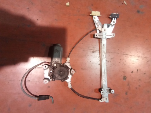 Elevalunas trasero derecho Nissan primera '00