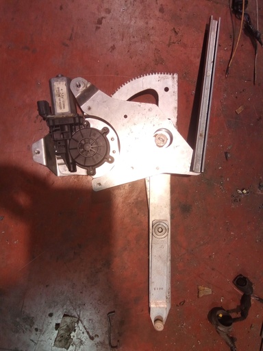 Elevalunas delantero izquierdo Renault Kangoo '04