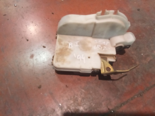 Cerradura delantera izquierda seat Ibiza '94