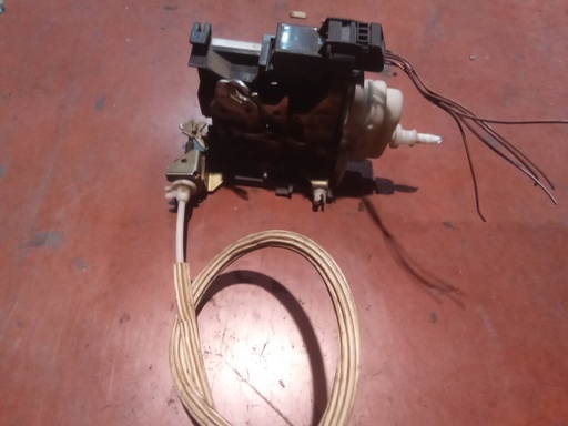 Cerradura delantera derecha audi A4 '99