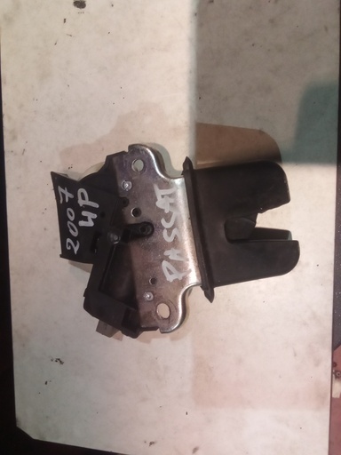 [4f5827505] Cerradura maletero Volkswagen Passat '07