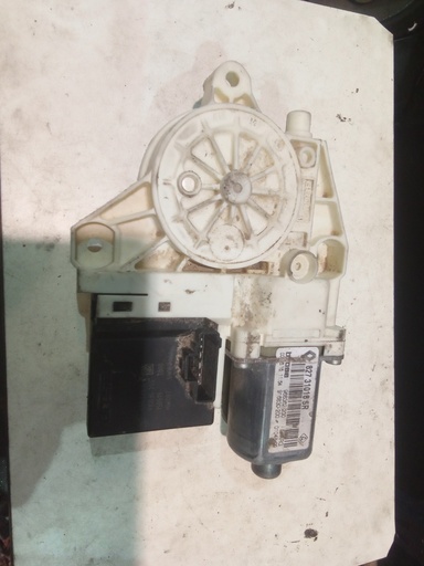 [827310185r] Motor elevalunas trasero izquierdo Renault megane III '10