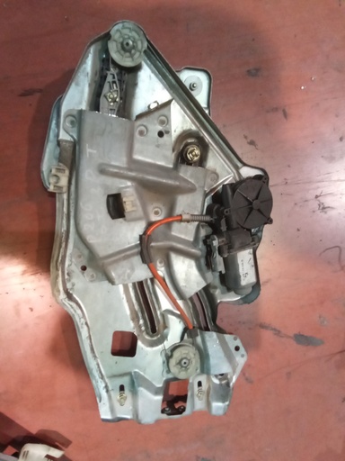 Elevalunas trasero derecho Peugeot 206cc '02