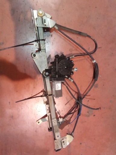 Elevalunas delantero derecho Peugeot partner '05