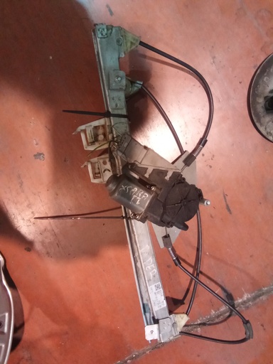 Elevalunas delantero derecho citroen Xsara '02