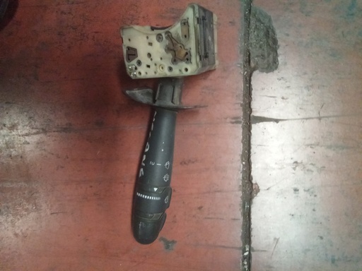 [7700428228] Mando de limpiaparabrisas renault megane i '99