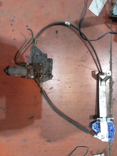 Elevalunas trasero izquierdo Ford Mondeo '97