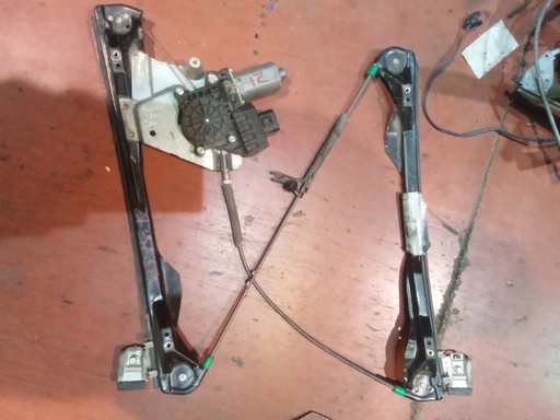 Elevalunas delantero izquierdo Ford focus '03