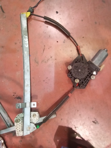 Elevalunas delantero derecho Ford fiesta '02