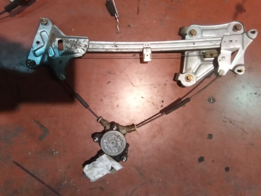 Elevalunas delantero izquierdo Hyundai coupe '03
