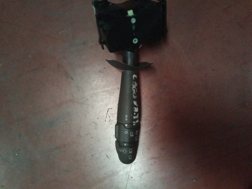 [8200012244] Mando de luces renault laguna ii '04