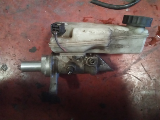 [204258391] Bomba de freno Renault Fluence 1.5 dci '12