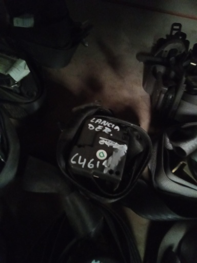 Cinturon delantero derecho lancia thesis '03