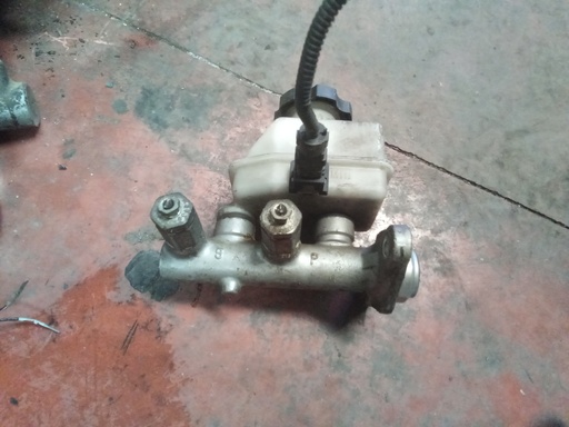 Bomba de freno Hyundai accent 1.3i '99
