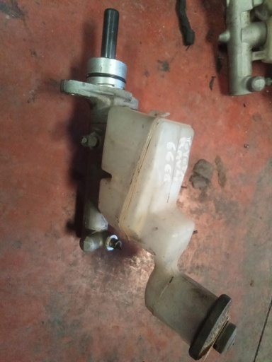 Bomba de freno Toyota rav4 2.0 D-4d '05